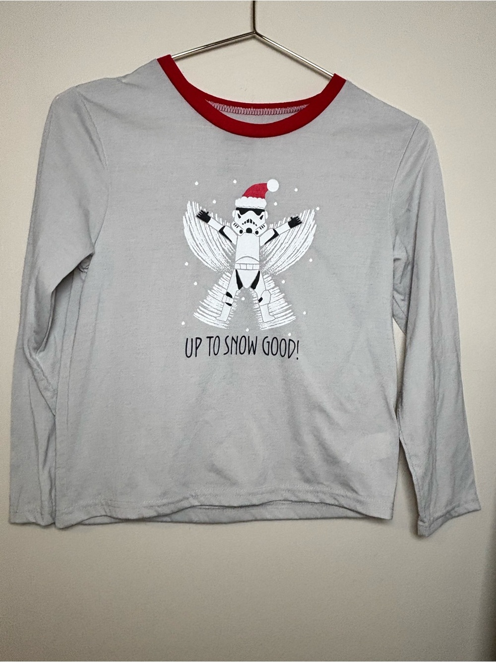 Star Wars Gray Long-Sleeve Stormtrooper Holiday Tee with Red Trim